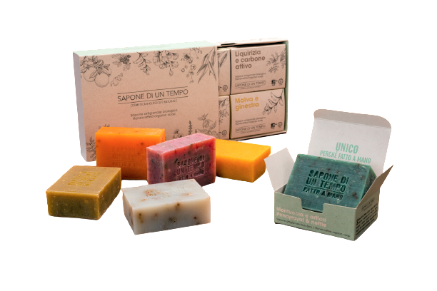 Gift box with 4 assorted 100gr organic soaps - Gift Box